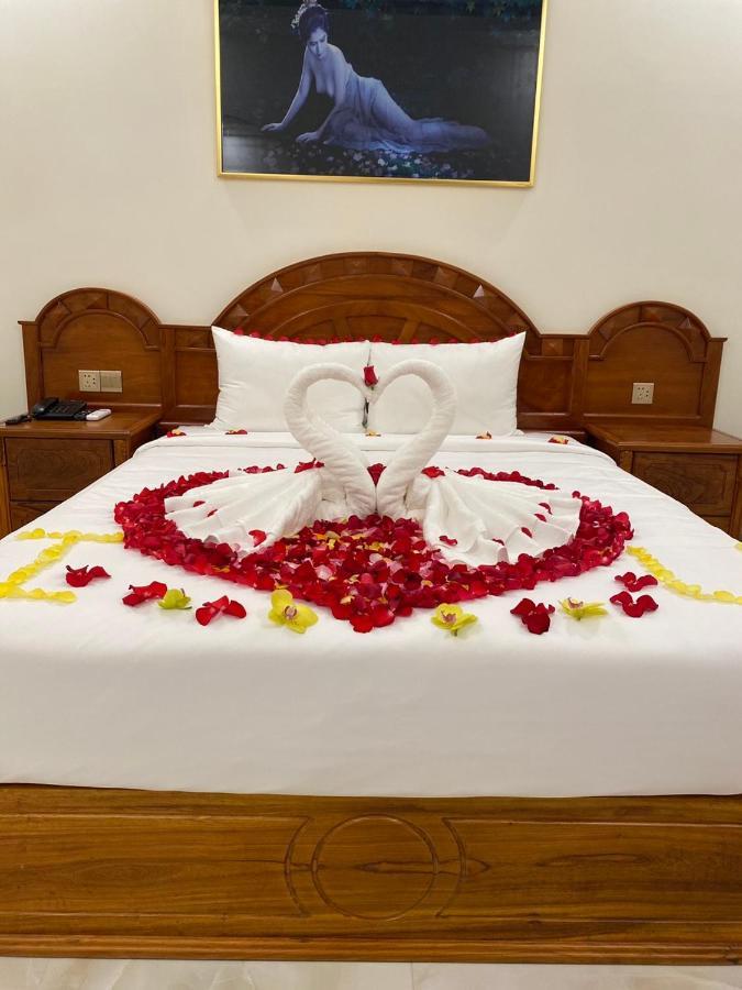Royal Hotel Bac Lieu Екстериор снимка