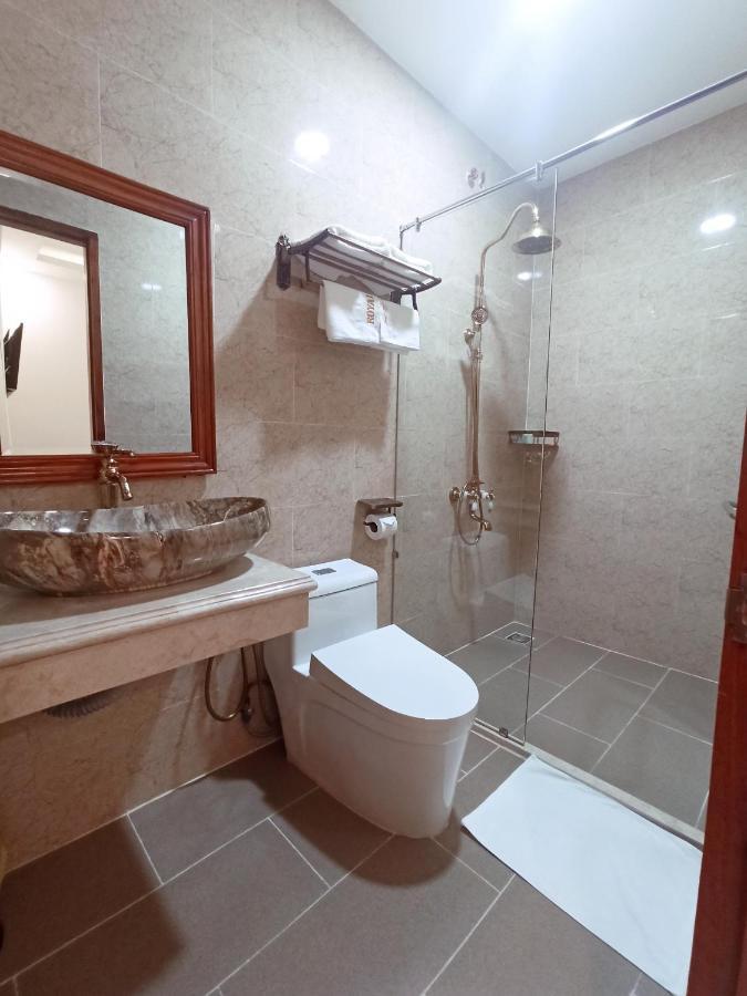 Royal Hotel Bac Lieu Екстериор снимка