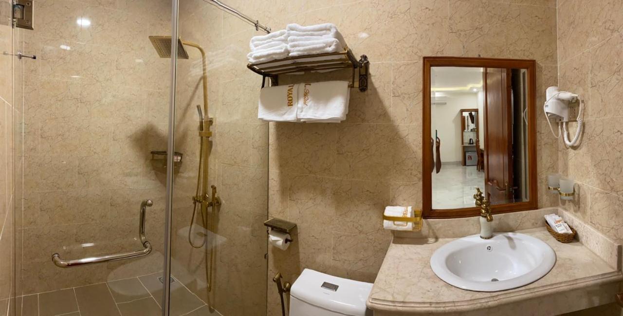 Royal Hotel Bac Lieu Екстериор снимка