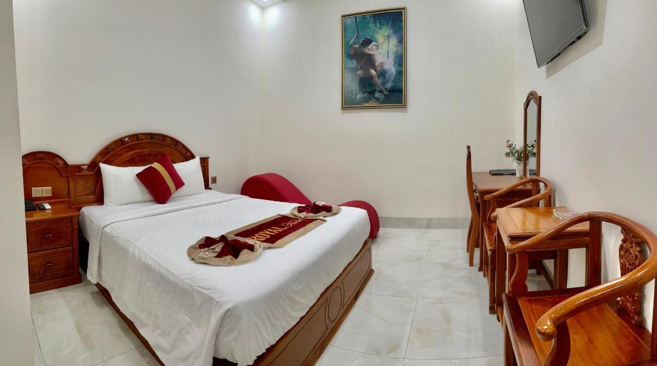 Royal Hotel Bac Lieu Екстериор снимка